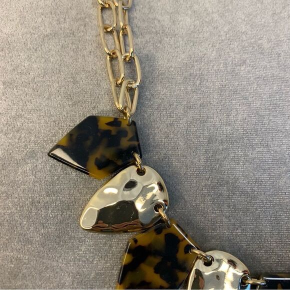 BELLA Jack goldtone tortoiseshell and hammered gold teardrop necklace - Picture 4 of 10